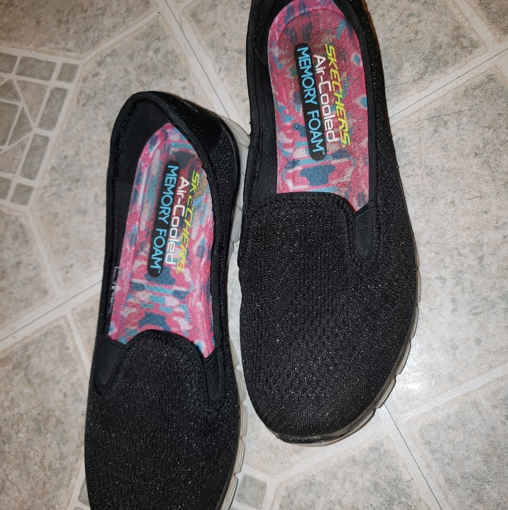Skechers slip on shoe
